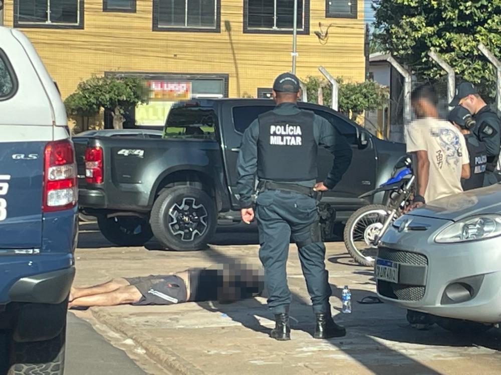 Veja o vídeo: Homem morre após surto e invasão de casa ao lado Ginásio de Esportes em Três Lagoas; suspeita é de overdose
