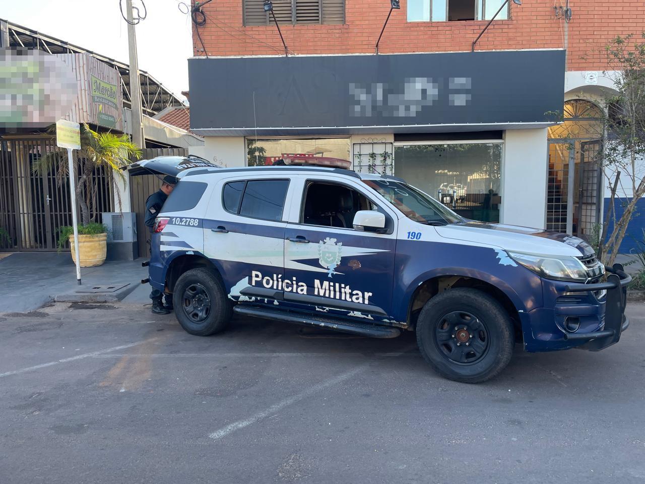  Veja o vídeo: Ladrão “só chora” após ser preso pela equipe do sargento Freitas ao invadir apartamento e furtar extintor no Centro de Três Lagoas 