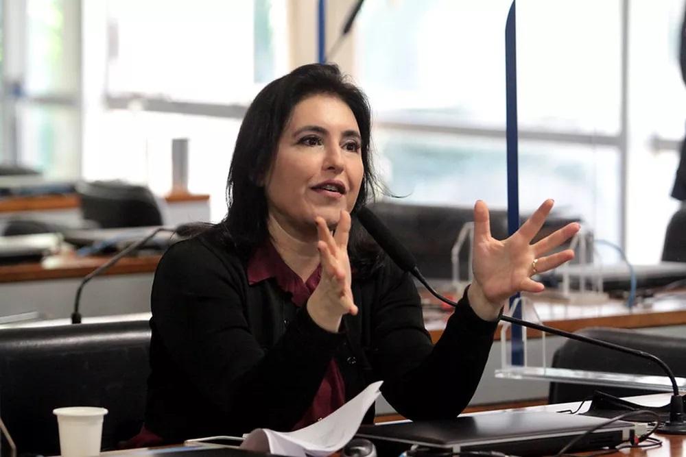 “Traição à pátria”: Simone Tebet detona bolsonarismo e diz que patriotismo não se faz com golpe