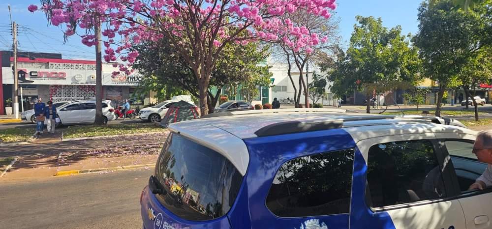 “Cheiroso” volta a recusar ajuda do serviço social em Três Lagoas e segue nas ruas do Centro