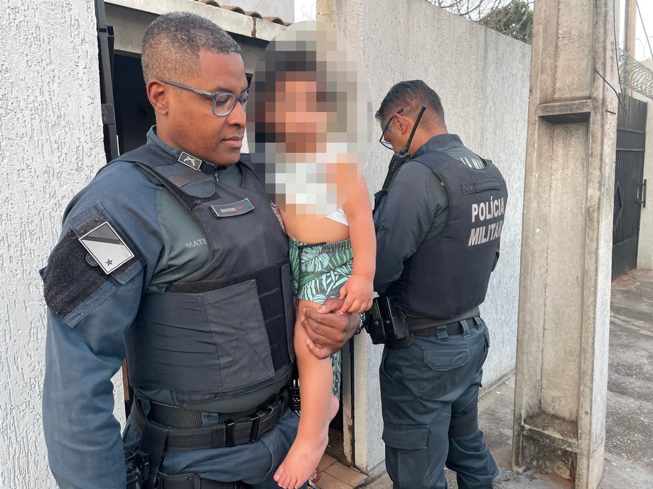 Veja o vídeo: Padrasto embriagado esquece onde deixou criança para ir ao mercado e aciona PM achando que ele foi raptado em Três Lagoas