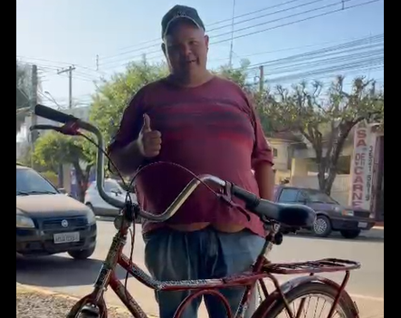 Missão cumprida: PM e internautas ajudam “Bebezão” a recuperar bicicleta que ele tanto ama