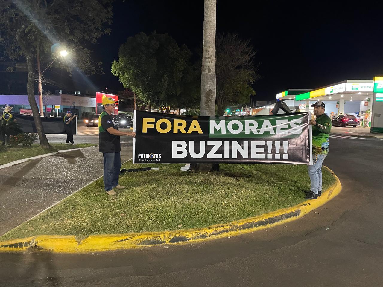 Manifestantes realizam “buzinaço” em Três Lagoas com críticas ao STF e pedidos de anistia
