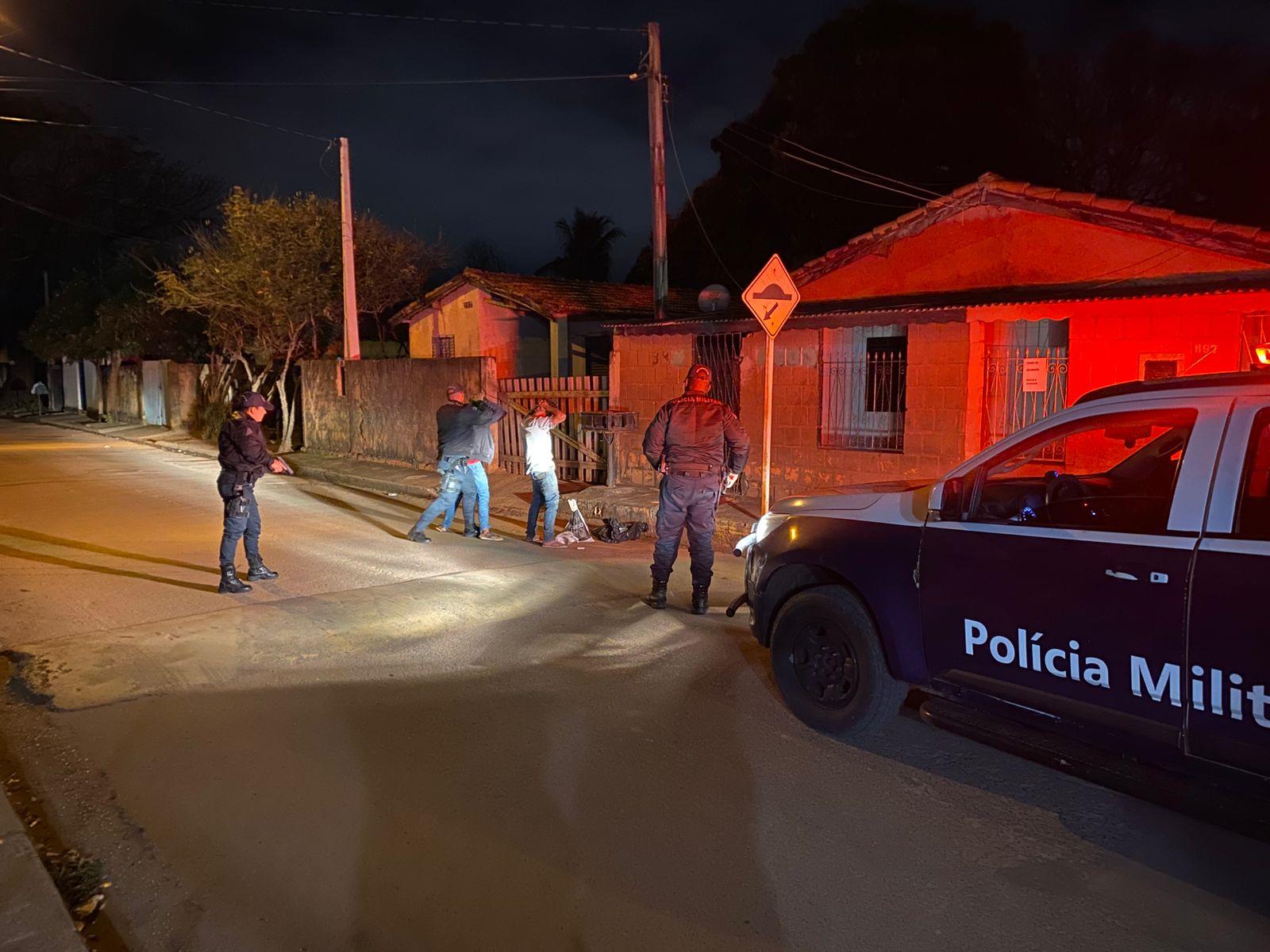 Abordagem de rotina da PM tira mais um foragido das ruas em Três Lagoas: ação positiva da equipe dos sargentos Praxedes e Staub Abordagem de rotina da PM tira mais um foragido das ruas em Três Lagoas: ação positiva da equipe dos sargentos Praxedes e Staub