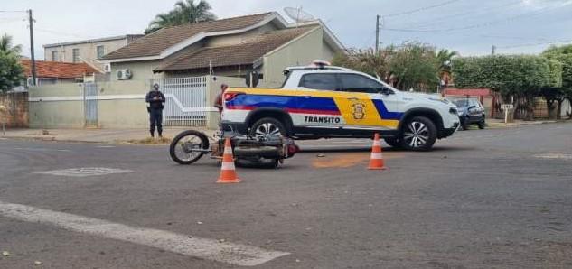 Acidentes não dão trégua em Três Lagoas: motociclista fica ferida após colisão com caminhonete no bairro Nossa Senhora Aparecida Acidentes não dão trégua em Três Lagoas: motociclista fica ferida após colisão com caminhonete no bairro Nossa Senhora Aparecida