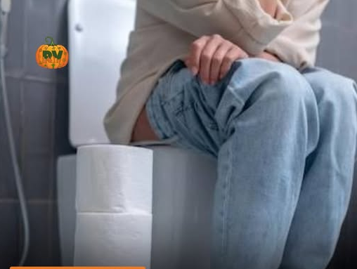Após 30 minutos sentado no vaso com celular homem teve paralisia nas pernas