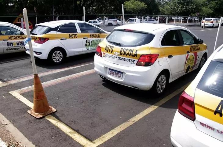 Fim da obrigatoriedade das aulas em autoescola põe 6 mil empregos em risco em MS, diz sindicato 