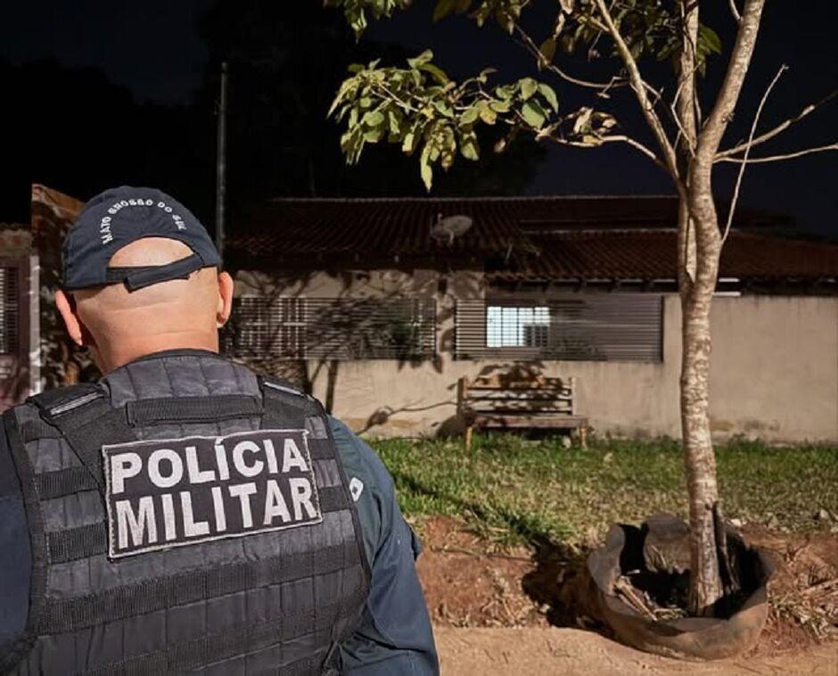 Homem mata esposa a facadas e tenta tirar a própria vida em Ribas do Rio Pardo  