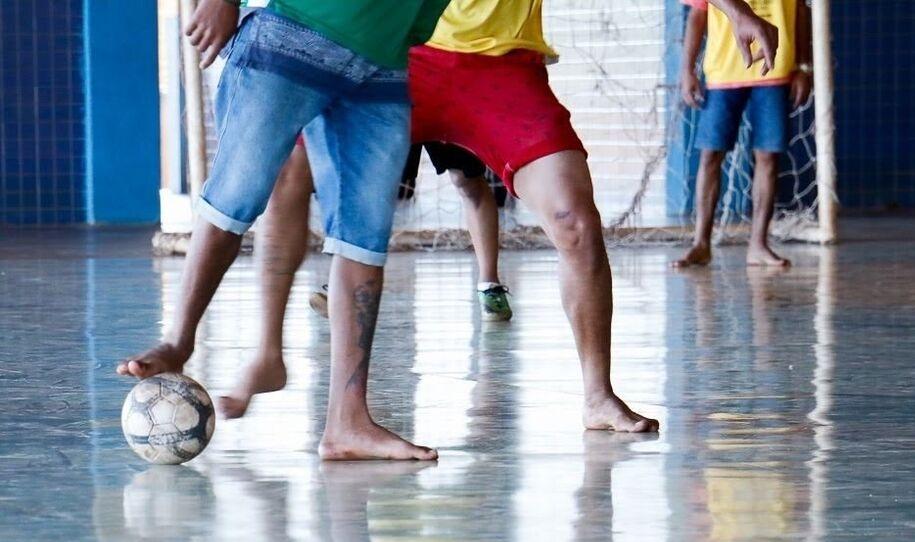 Homem quebra maxilar durante confusão em jogo de futebol em Brasilândia  