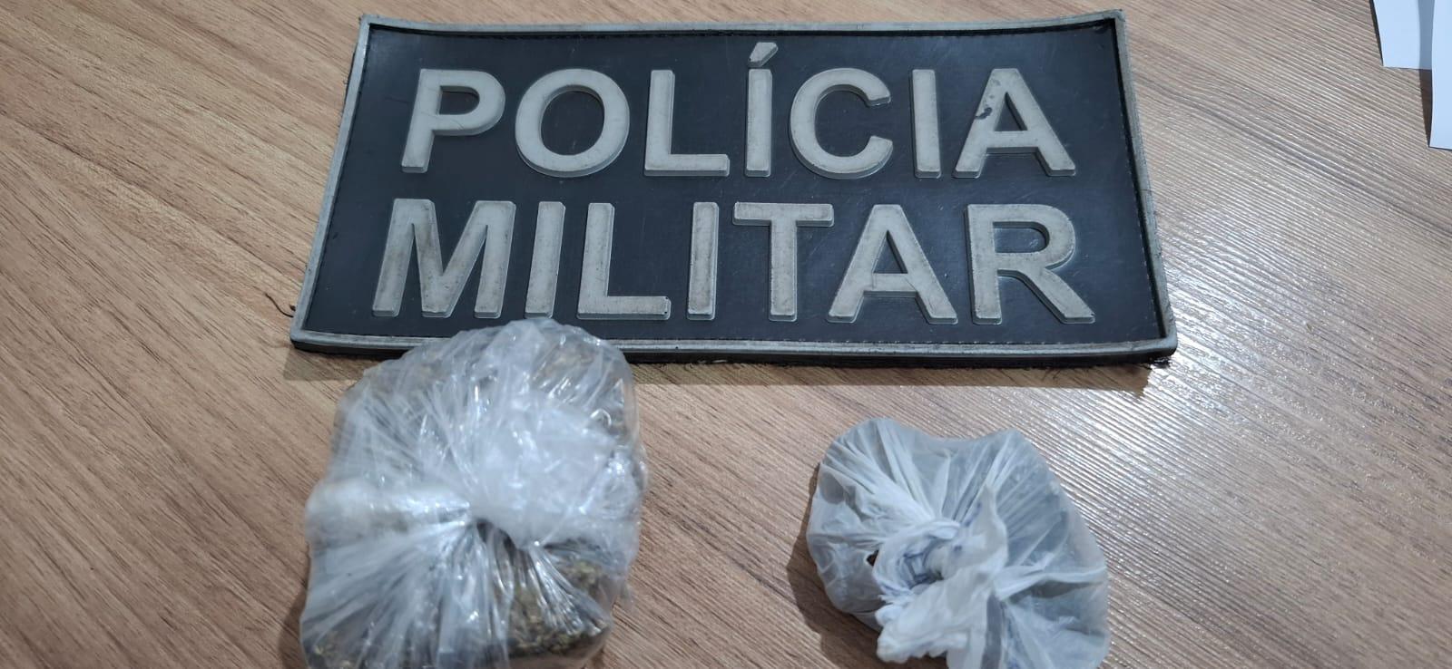 Homens que tinham drogas em bolsas de viagem são presos na Estação Rodoviária de Três Lagoas Homens que tinham drogas em bolsas de viagem são presos na Estação Rodoviária de Três Lagoas