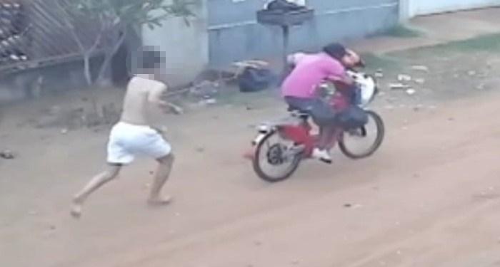 Morador acorda com ladrão dentro de casa e impede furto de TV, mas criminoso foge com bicicleta elétrica em Três Lagoas
