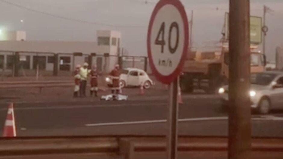 Motociclista morre em acidente com carreta na BR-163  