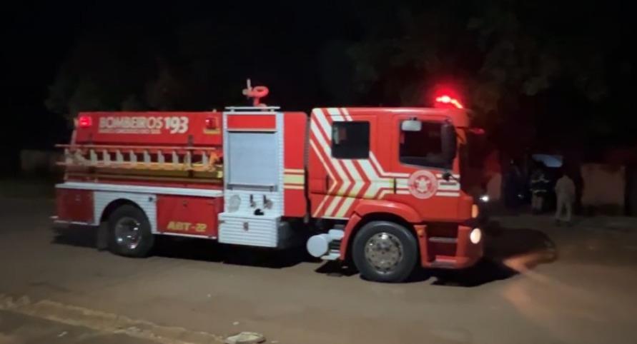 Mulher se irrita após carregador sumir e coloca fogo em casa de Rio Brilhante Mulher se irrita após carregador sumir e coloca fogo em casa de Rio Brilhante