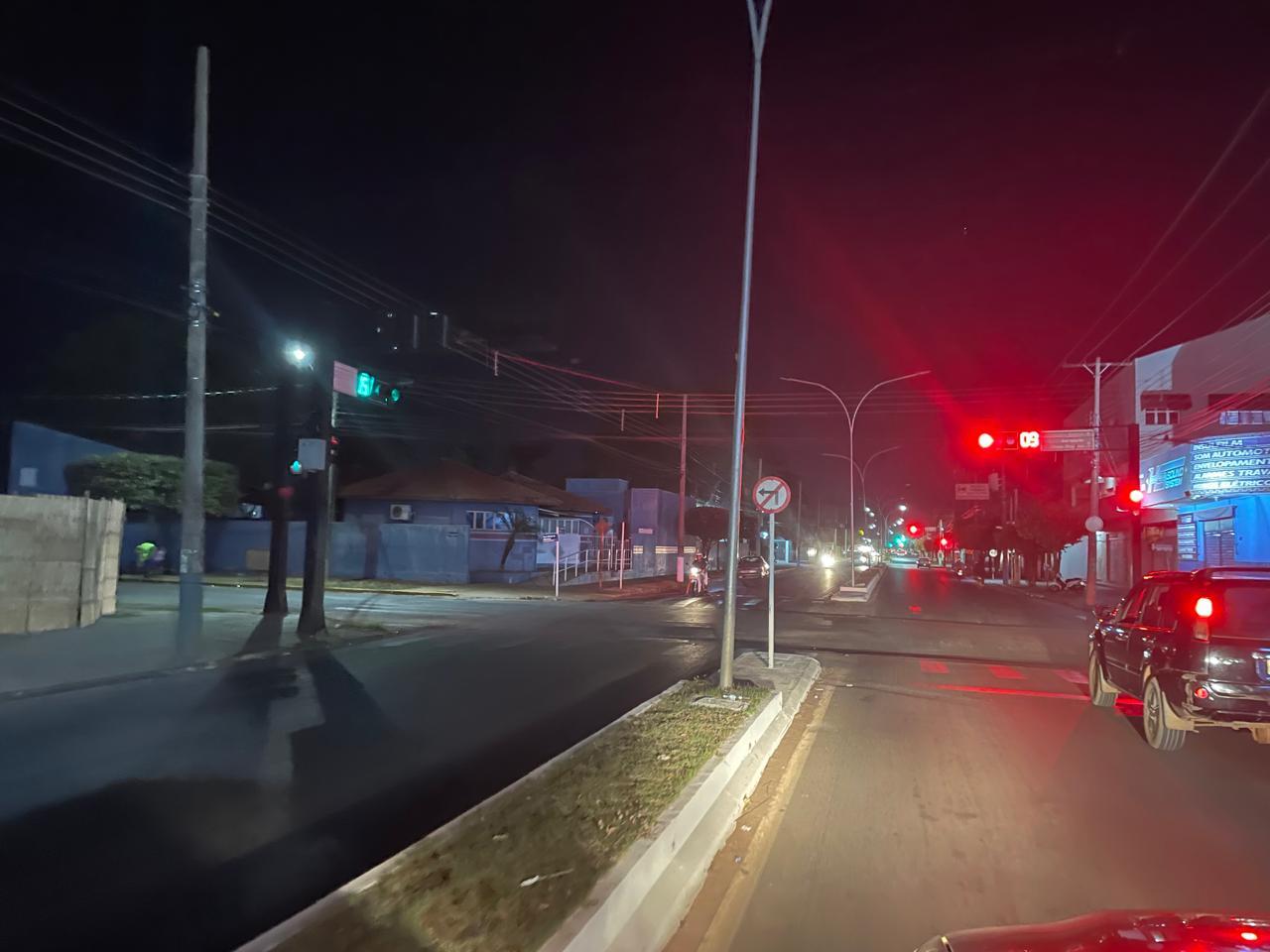 Três Lagoas nas escuras: população cobra solução para falta de iluminação em avenidas e bairros da cidade