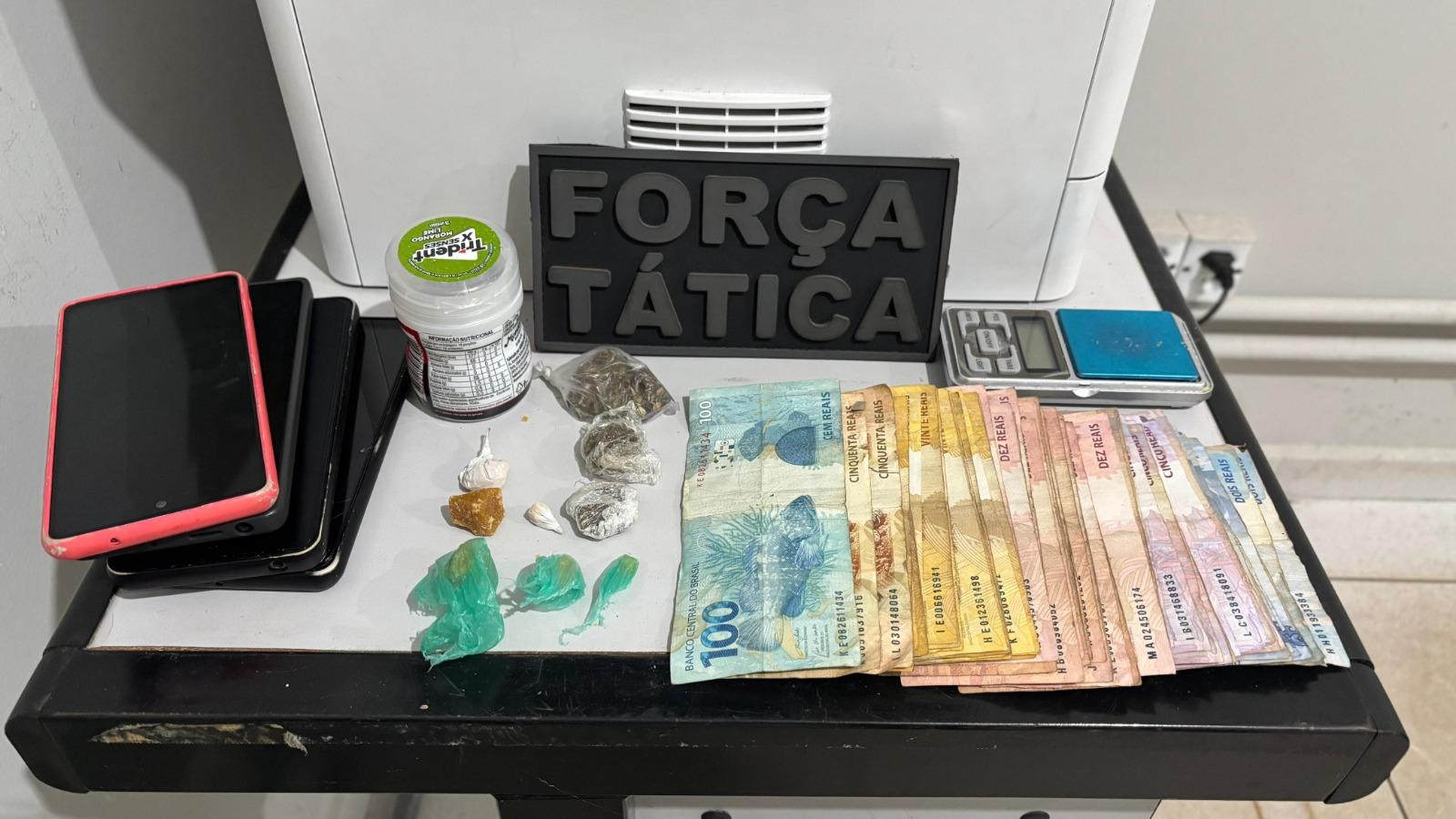 Trio é flagrado vendendo drogas no Paranapungá: até adolescente estava envolvida