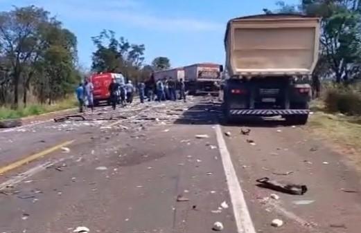    Tragédia na BR-262: Acidente entre carreta e caminhão mata duas pessoas na estrada conhecida como “rodovia da morte”