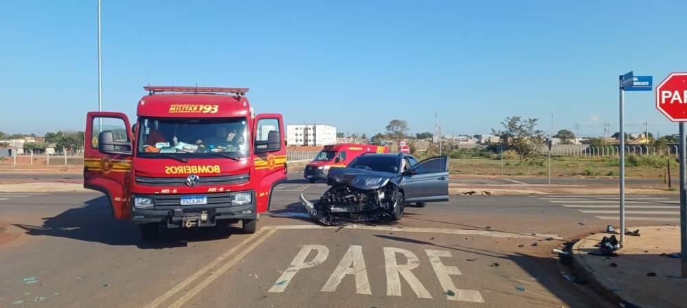  Colisão entre Nivus e Punto no Jardim Alvorada deixa duas jovens feridas em Três Lagoas