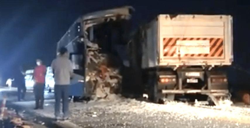 Acidente entre ônibus e carreta deixa 11 mortos e 46 feridos no MT  