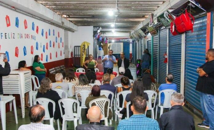 Cassiano Maia escuta demandas dos proprietários dos box, sobre o novo espaço do Shopping Popular Cassiano Maia escuta demandas dos proprietários dos box, sobre o novo espaço do Shopping Popular