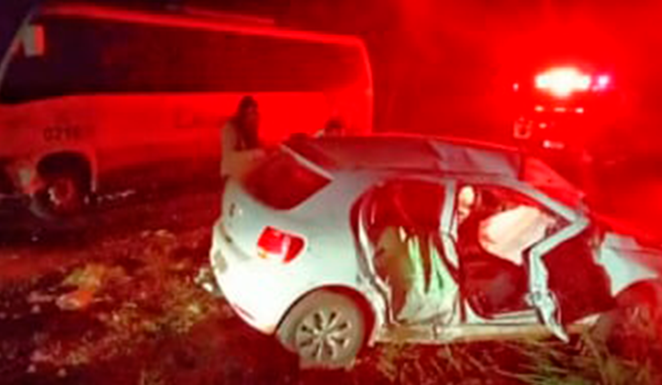 Colisão entre carro e ônibus escolar deixa duas mulheres feridas e mobiliza equipes de resgate em Castilho-SP