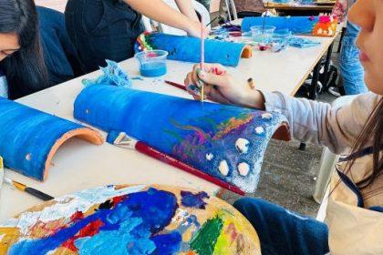 Em Três Lagoas, alunos da Diretoria de Cultura têm aula especial com renomada artista plástica Em Três Lagoas, alunos da Diretoria de Cultura têm aula especial com renomada artista plástica