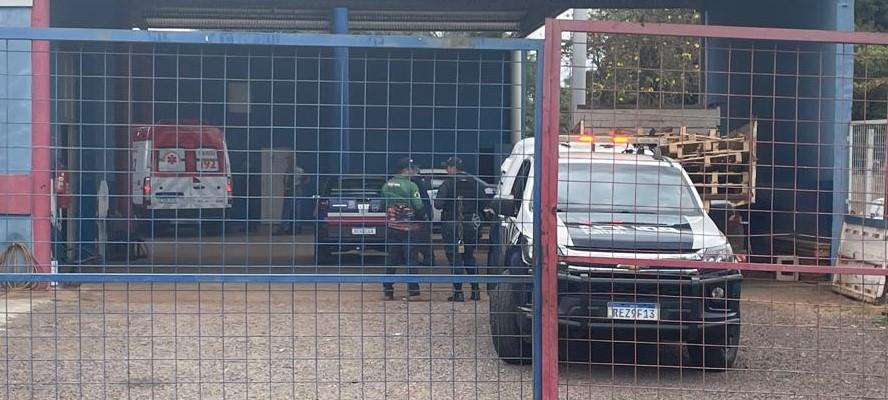 Em Três Lagoas, jovem leva facada da ex e não quis delatar o nome da autora a PM; ele pediu ajuda em seu local de trabalho  