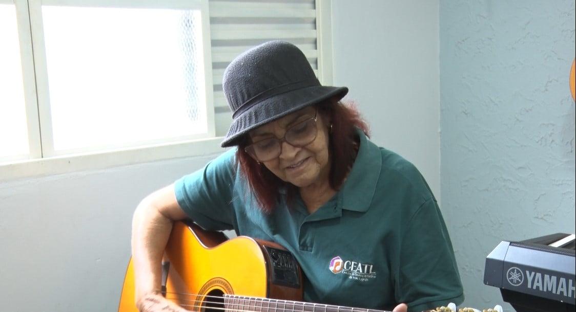 Mestre da música, Cidinha Mariano recebe medalha Helena Meirelles por 45 anos dedicados ao ensino em Três Lagoas Mestre da música, Cidinha Mariano recebe medalha Helena Meirelles por 45 anos dedicados ao ensino em Três Lagoas