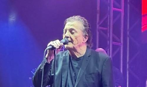 Música “Pai” de Fábio Júnior emociona público na Festa do Folclore de Três Lagoas 