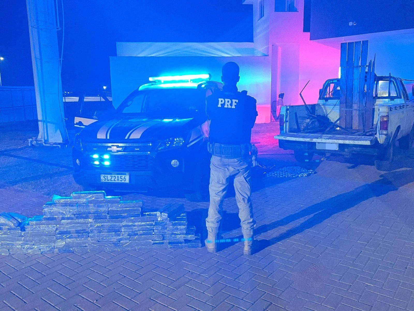  PRF apreende 128 kg de maconha em veículo com fundo falso 