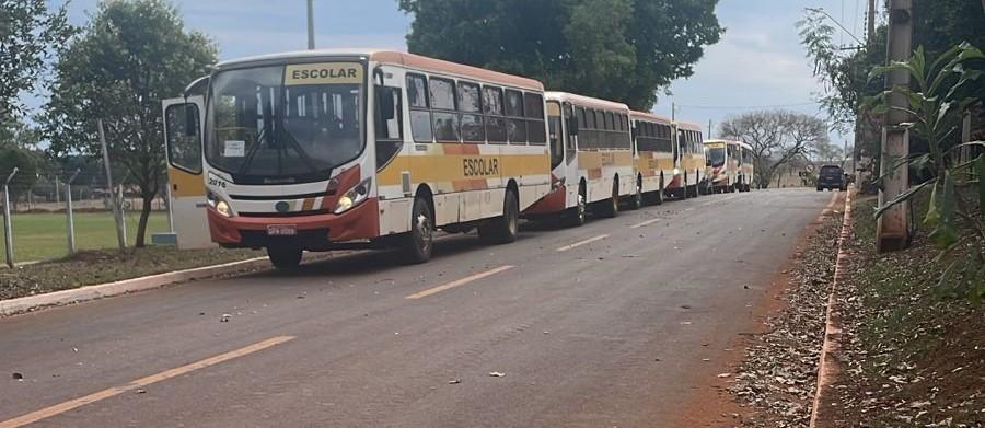 Risco na Zona Rural: PRF flagra 7 ônibus escolares irregulares na BR-262 em Três Lagoas