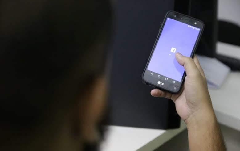 Trabalhadora tem vídeos e conversas íntimas vazadas entre colegas de serviço em Campo Grande  