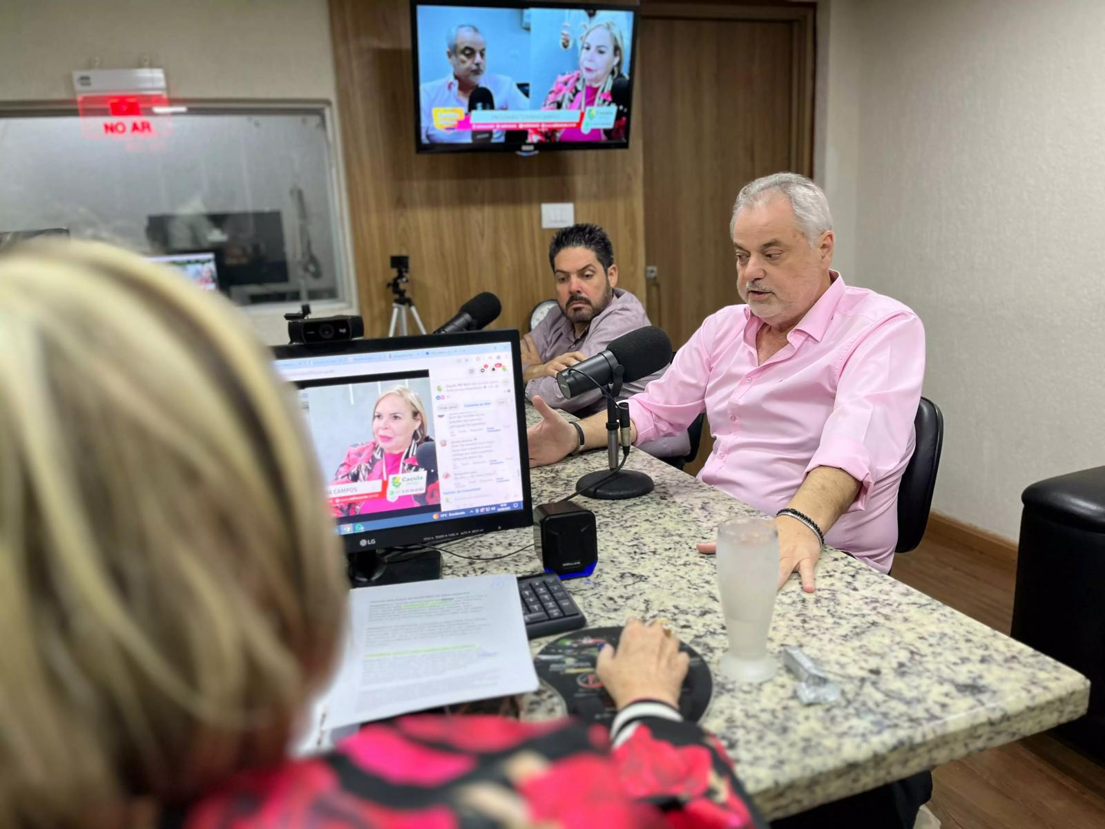 ‘Vamos transformar Três Lagoas e cuidar de quem mais precisa’, afirma André Bacalá em programa de rádio 