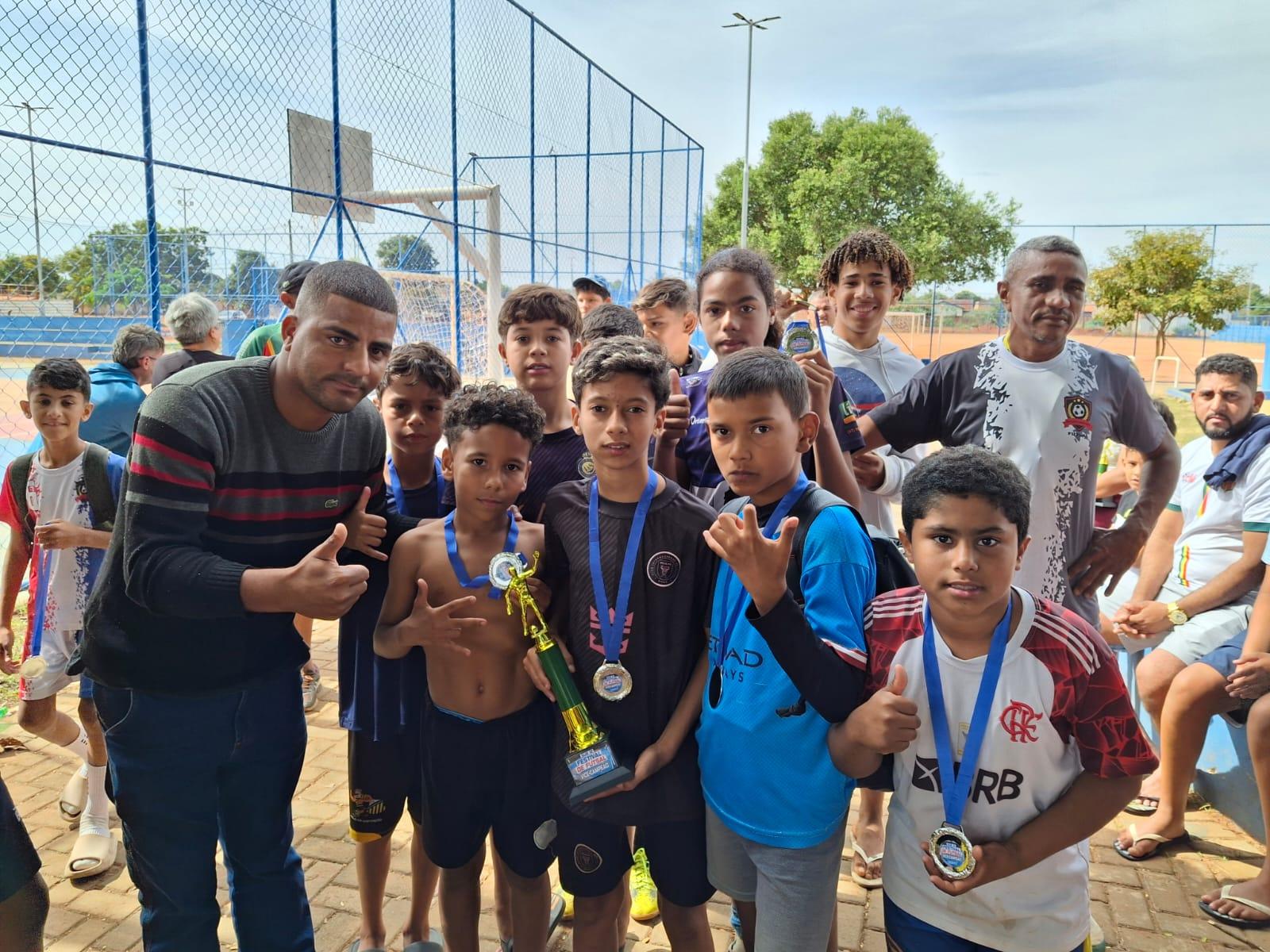 Vasquinho FC goleia na final e conquista título do Festival de Futsal Sub-12 no bairro Osmar Dutra em Três Lagoas