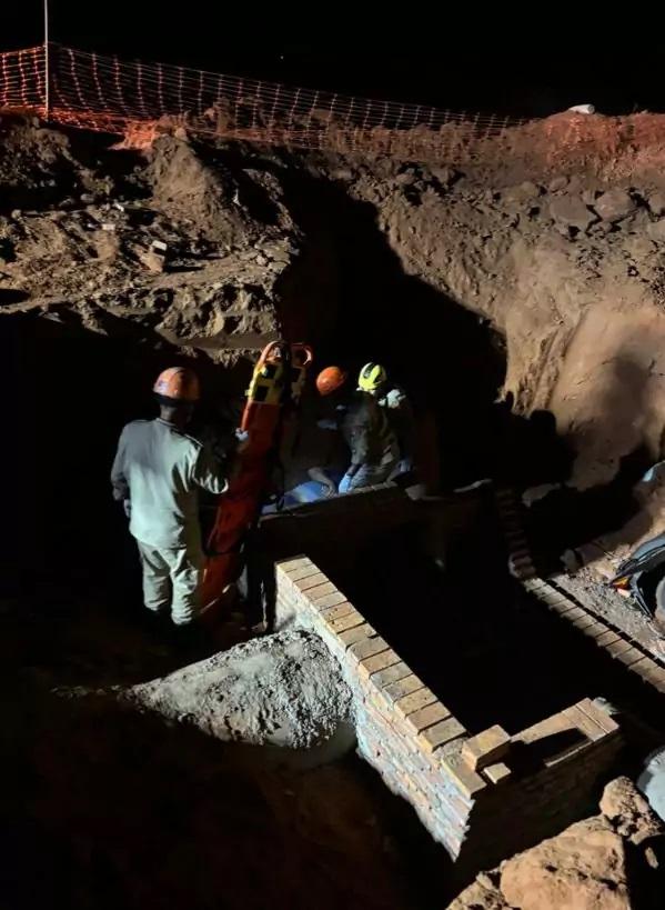 Motociclista que cai em vala de obra em Três Lagoas é socorrido pelos bombeiros Motociclista que cai em vala de obra em Três Lagoas é socorrido pelos bombeiros