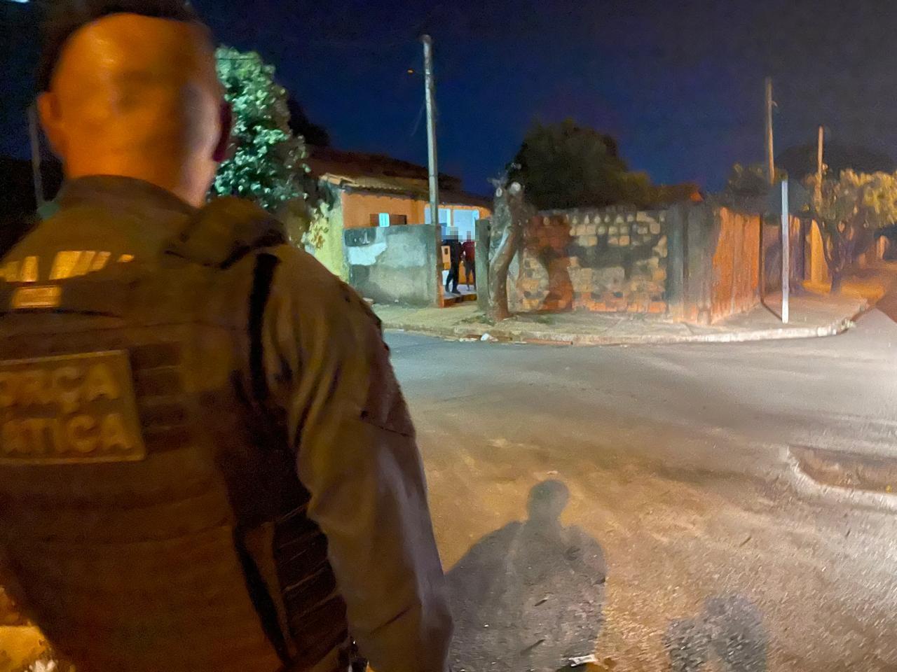 Três pessoas são baleadas em menos de 20 minutos em tentativas de homicídio em Três Lagoas Três pessoas são baleadas em menos de 20 minutos em tentativas de homicídio em Três Lagoas