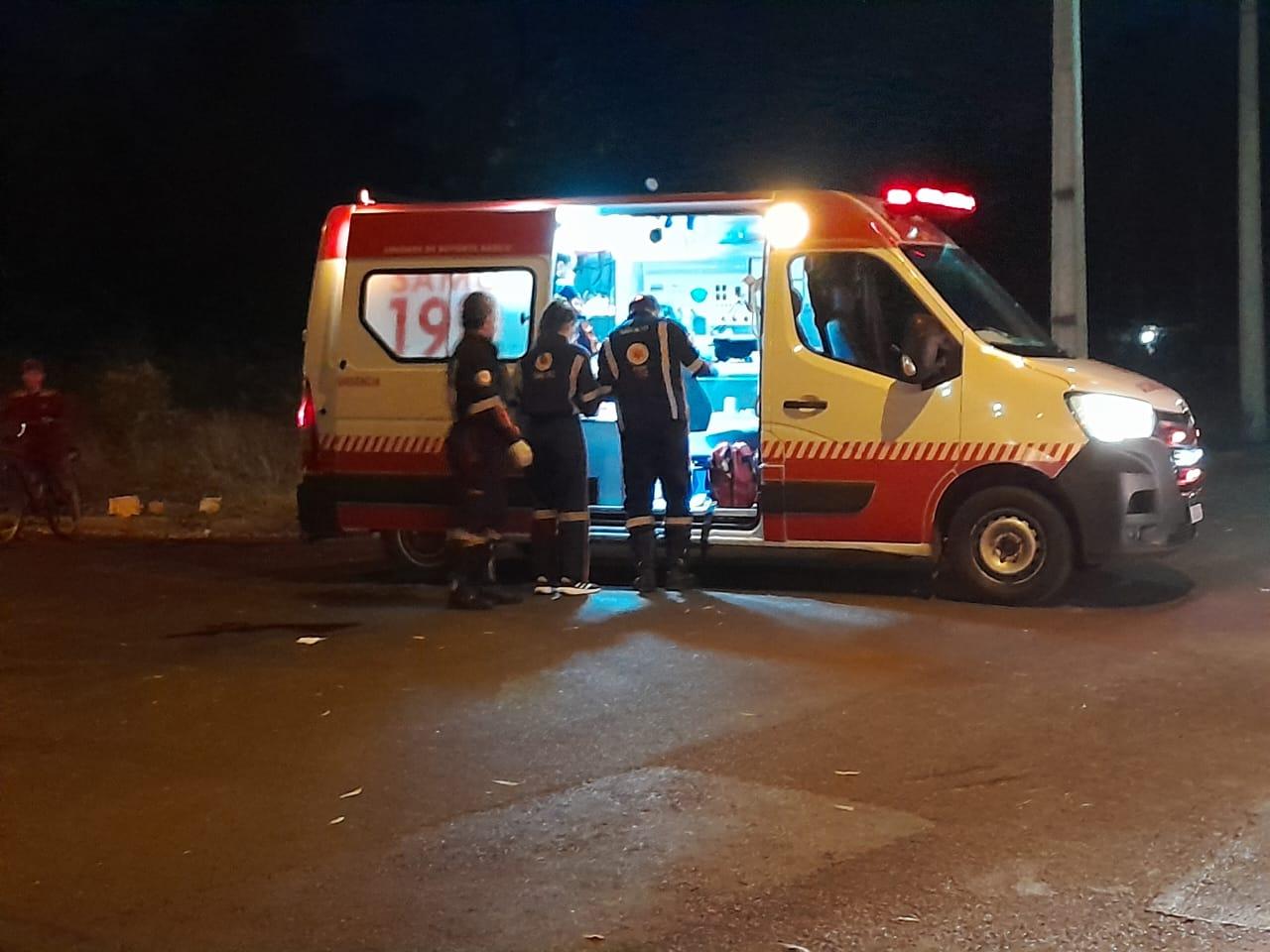 Tentativa de feminicídio em Três Lagoas: jovem de 22 anos é esfaqueada e encontrada caída em via pública no bairro São João Tentativa de feminicídio em Três Lagoas: jovem de 22 anos é esfaqueada e encontrada caída em via pública no bairro São João