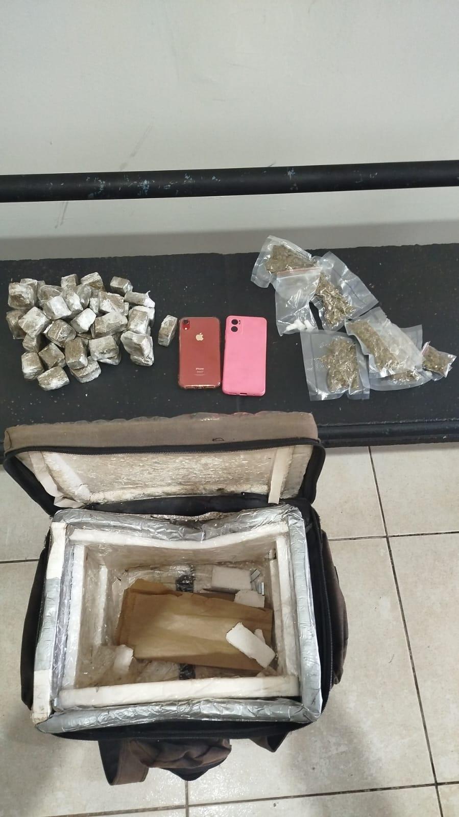 Motociclista é preso em Três Lagoas com mais de 1 kg de drogas no Nossa Senhora Aparecida Motociclista é preso em Três Lagoas com mais de 1 kg de drogas no Nossa Senhora Aparecida