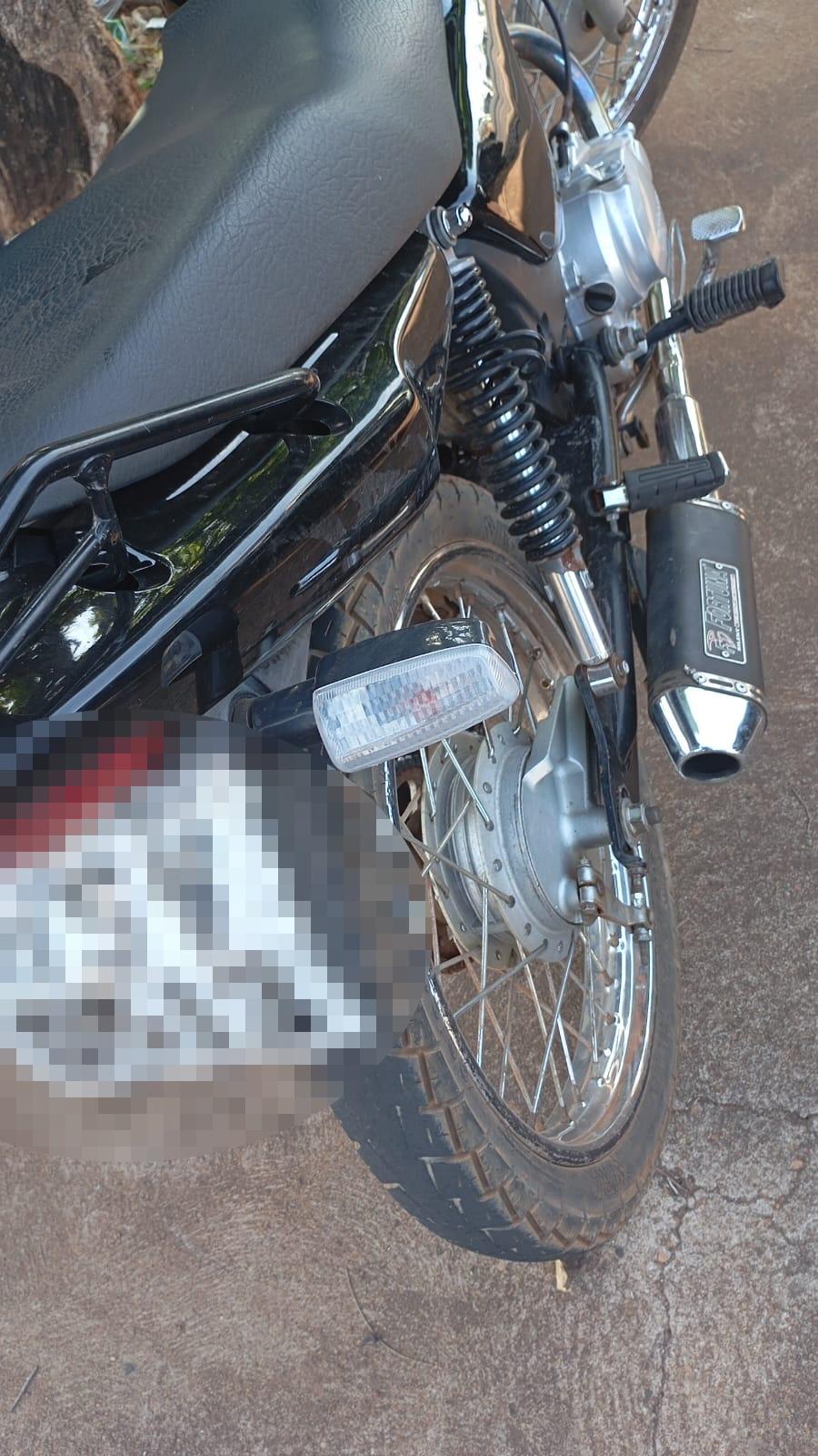 Fiscalização da PM acaba com farra de menor em moto barulhenta no trânsito de Três Lagoas Fiscalização da PM acaba com farra de menor em moto barulhenta no trânsito de Três Lagoas