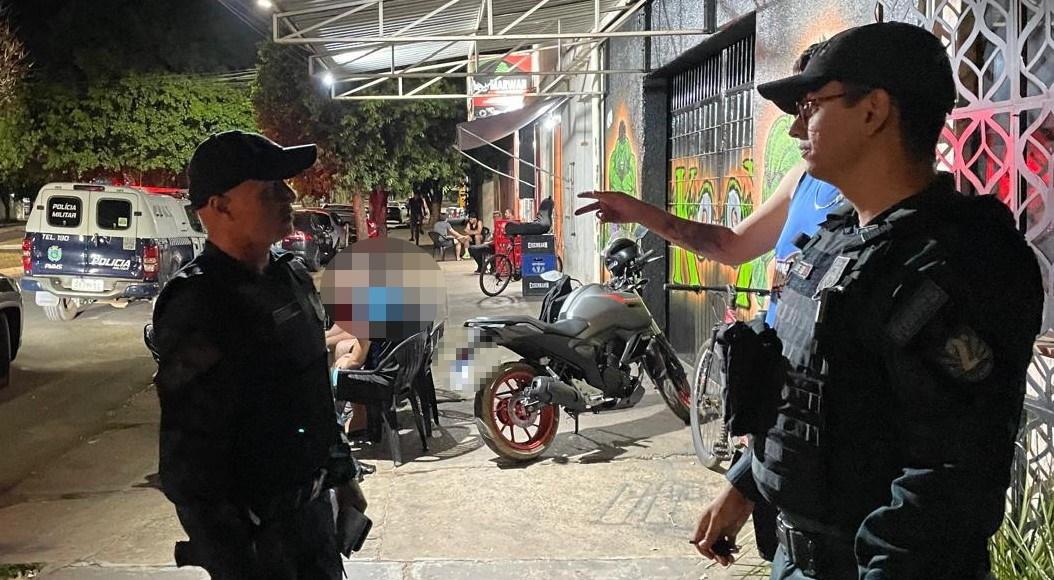 PM de Três Lagoas recupera GM Captiva com placas de Cassilândia e detém jovem por receptação na frente de conveniência PM de Três Lagoas recupera GM Captiva com placas de Cassilândia e detém jovem por receptação na frente de conveniência