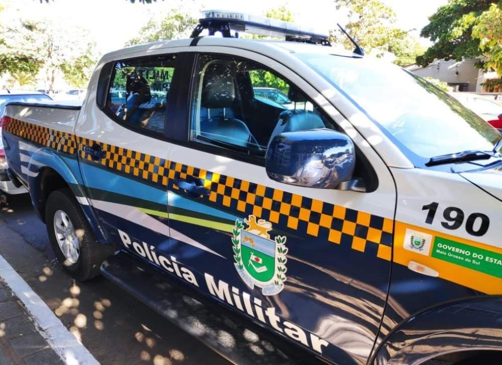  Homem invade apartamento da ex nos “Predinhos”, quebra móveis e pega celular de amiga para impedir chamada à polícia