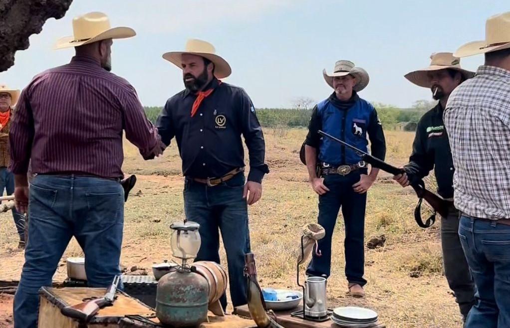 Brutus lança vídeo em estilo faroeste para anunciar participação histórica na Cavalgada do Arapuá
