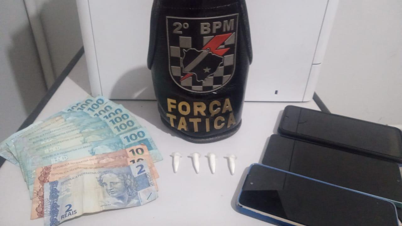  Dupla confusão no Jardim Imperial: PM prende homem com cocaína e precisa conter irmão que tentou impedir abordagem