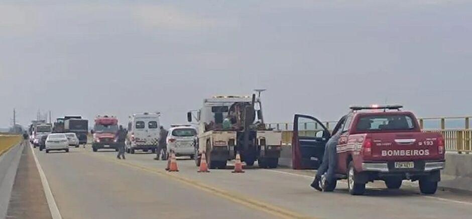 Homem é resgatado com vida ao cair de ponte na divisa de MS com SP  