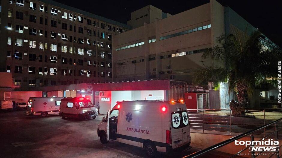 Motociclista e ciclista ficam gravemente feridos em acidente com carro em Campo Grande