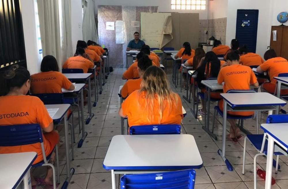 Quase 3,8 mil custodiados da Agepen realizam provas do Encceja Prisional
