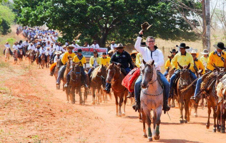 18ª Cavalgada de Arapuá reuniu mais de 11 mil pessoas e teve a presença do prefeito de Três Lagoas
