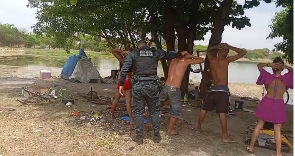 PM encontra até barracas de moradores de rua na 2º Lagoa e intensifica fiscalizações para garantir a segurança em Três Lagoas
