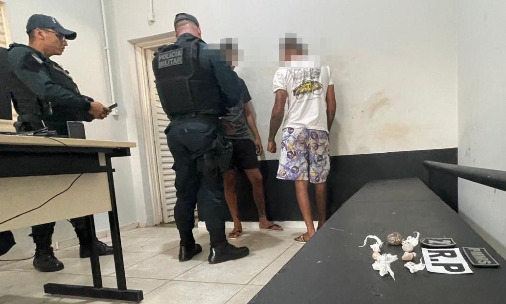 Equipe do sargento J. Corrêa prende dupla por tráfico de drogas no bairro Vila Piloto em Três Lagoas
