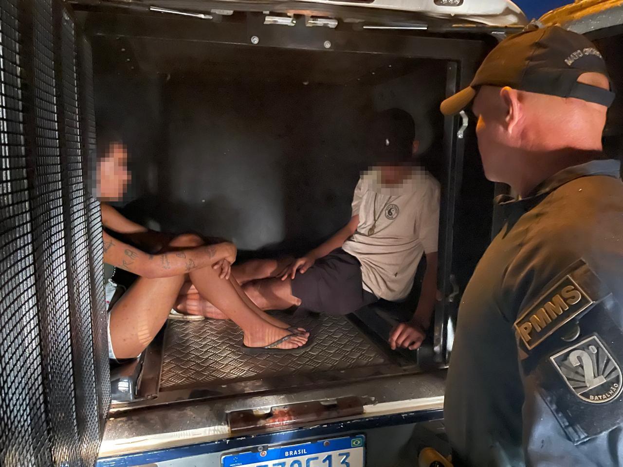 Homem que comprou bicicleta elétrica furtada por R$ 50 é preso junto com mulher gestante que estava com drogas em “boca de fumo” recém estourada no bairro Paranapungá