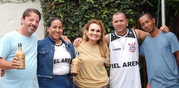 Cerimonialista Ângela Rondon celebra aniversário em grande estilo ao lado de familiares e amigos em Três Lagoas